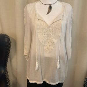 Crown & Ivy Cream Tunic with Crochet Bib Collar